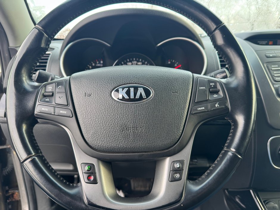 Kia Sorento LX-V6 2015-11