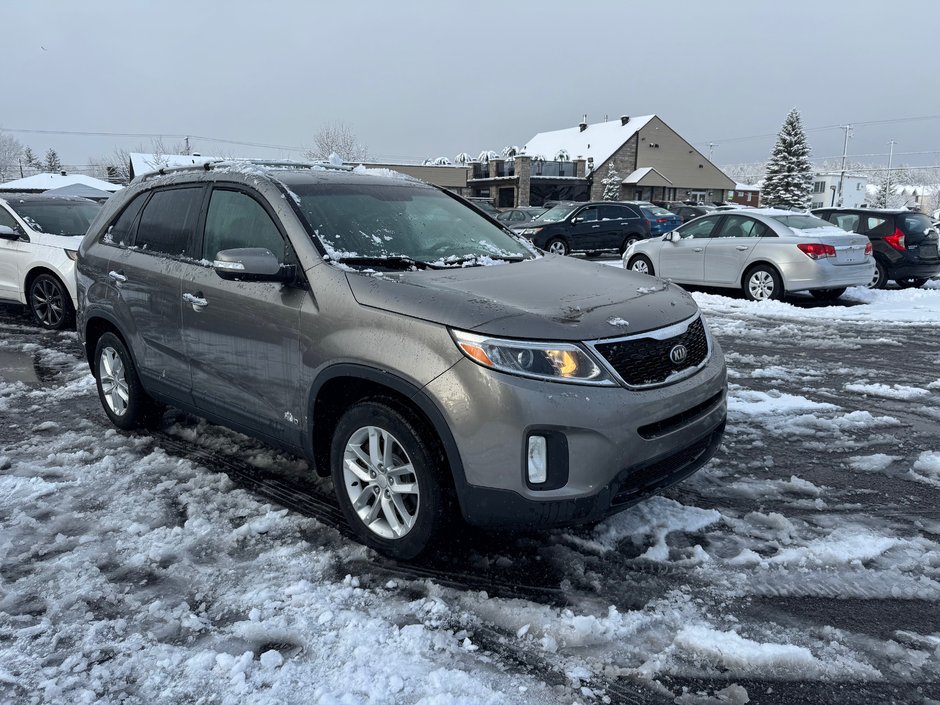 Kia Sorento LX-V6 2015-0