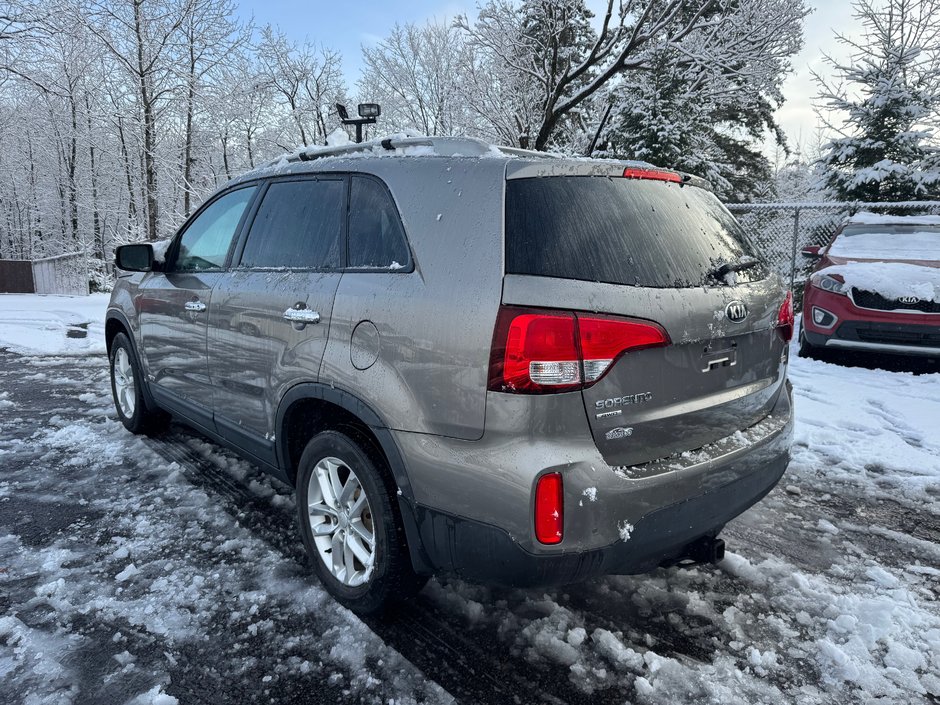 Kia Sorento LX-V6 2015-5