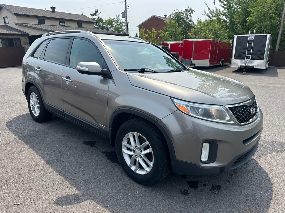 Kia Sorento LX 2015-0