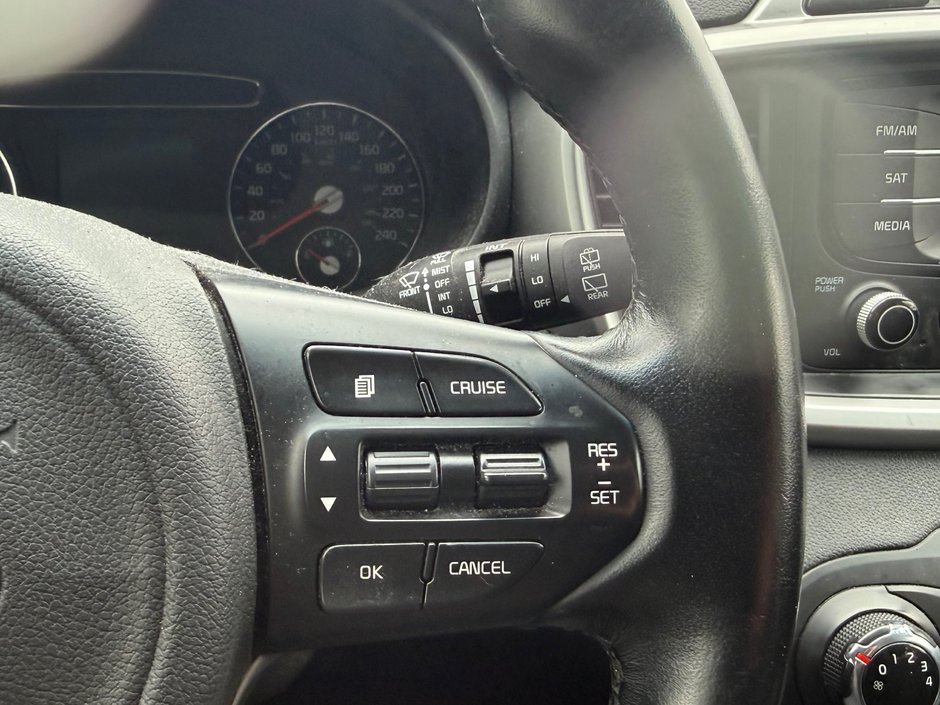 Kia Sorento LX-V6 2016-13