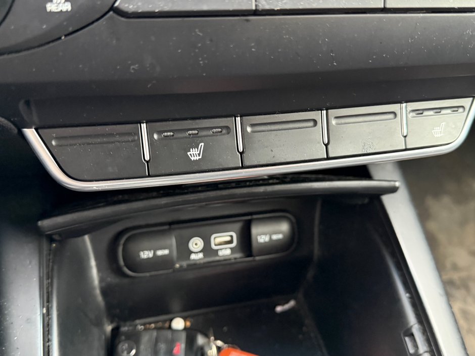 Kia Sorento LX-V6 2016-15