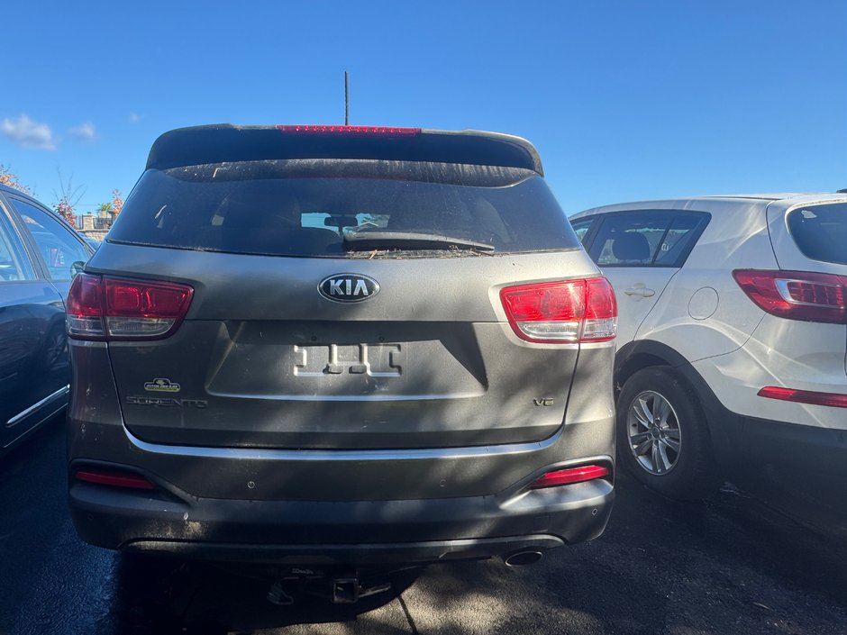 Kia Sorento LX-V6 2016-3