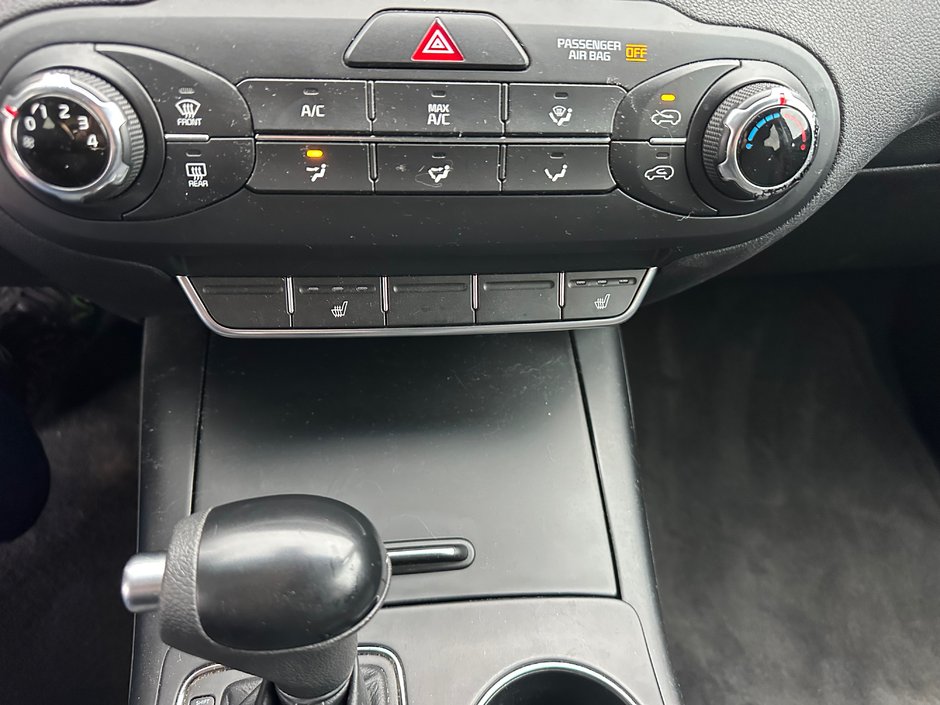 Kia Sorento LX 2016-9