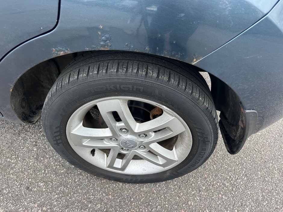 Kia Soul LX 2011-4