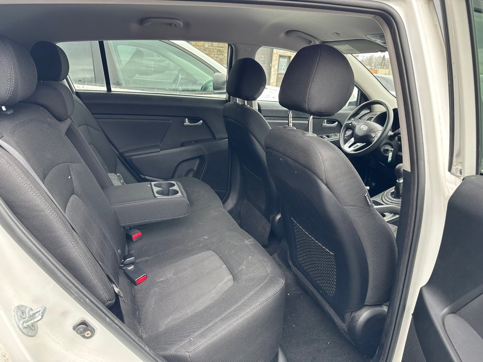 Kia Sportage LX 2012-9