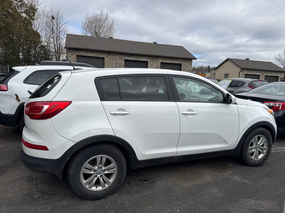 Kia Sportage LX 2012-7