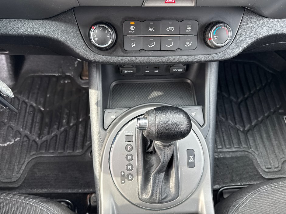 Kia Sportage LX AWD 2015-12