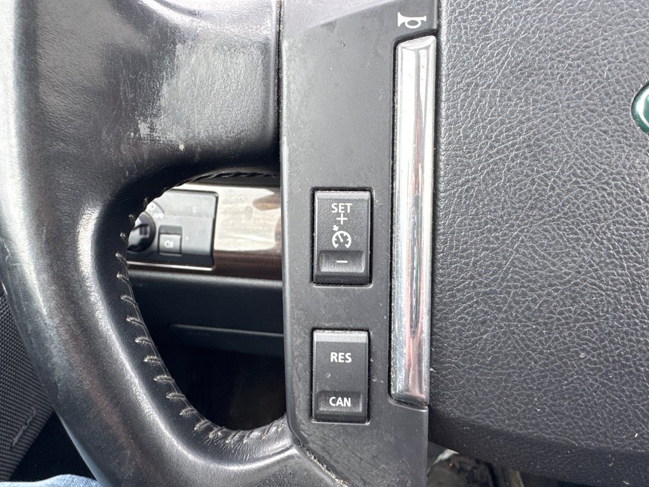 2012 Land Rover LR2 HSE-12