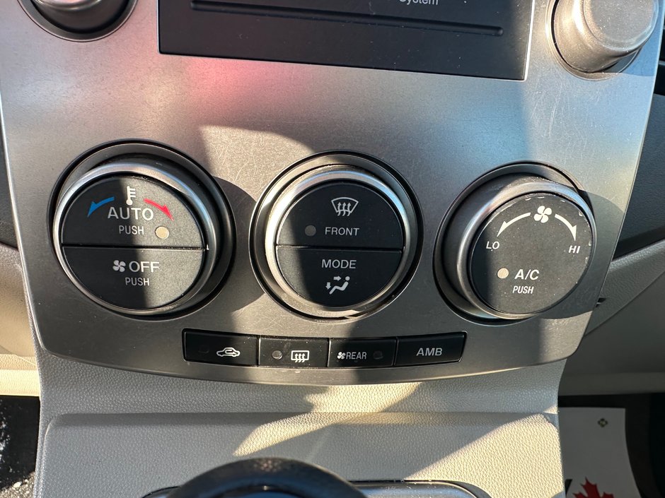 2009 Mazda 5 7 passagers-10