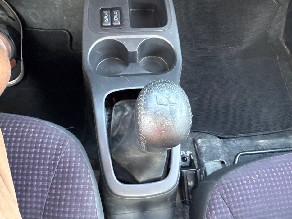 Mitsubishi Mirage SE 2014-27