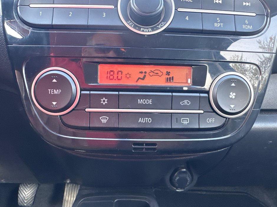 Mitsubishi Mirage SE 2014-25