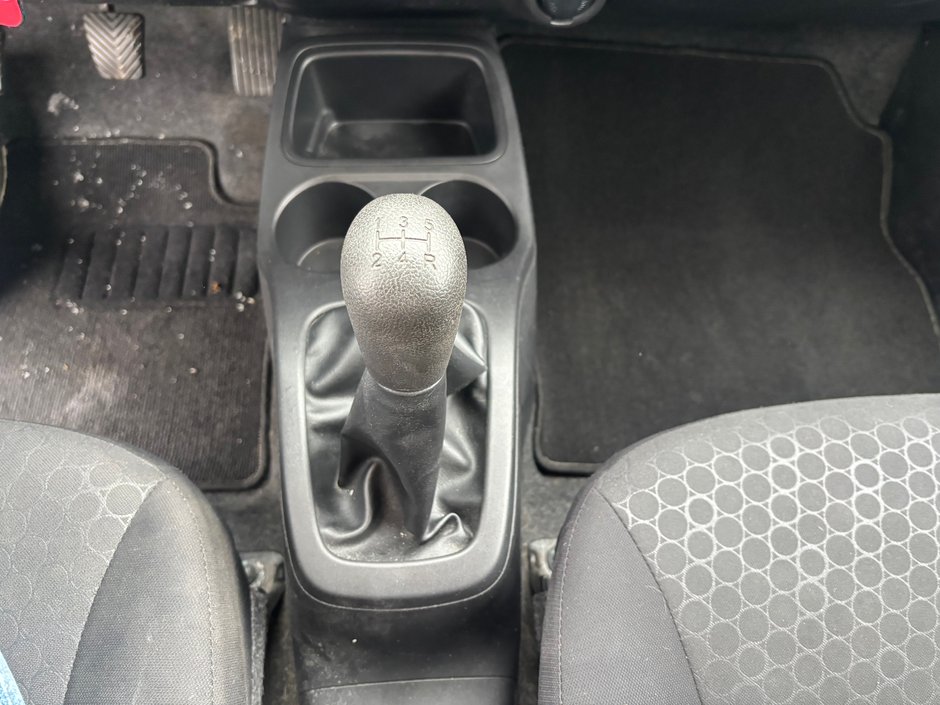 Mitsubishi Mirage ES 2015-12