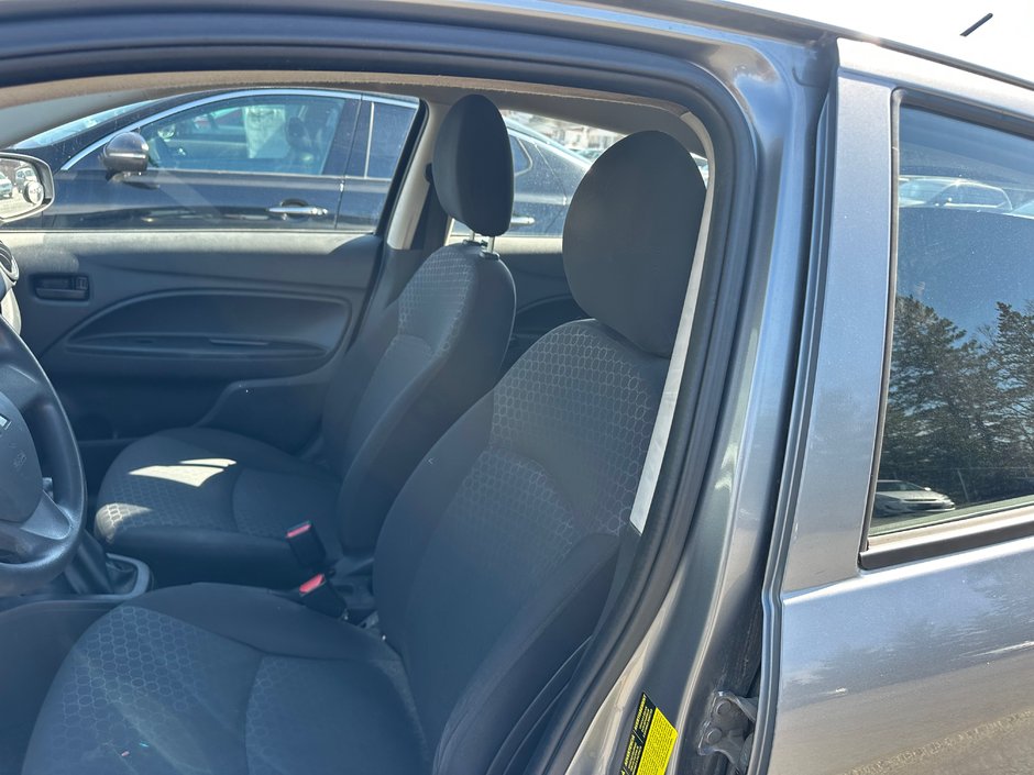 Mitsubishi Mirage ES 2015-6