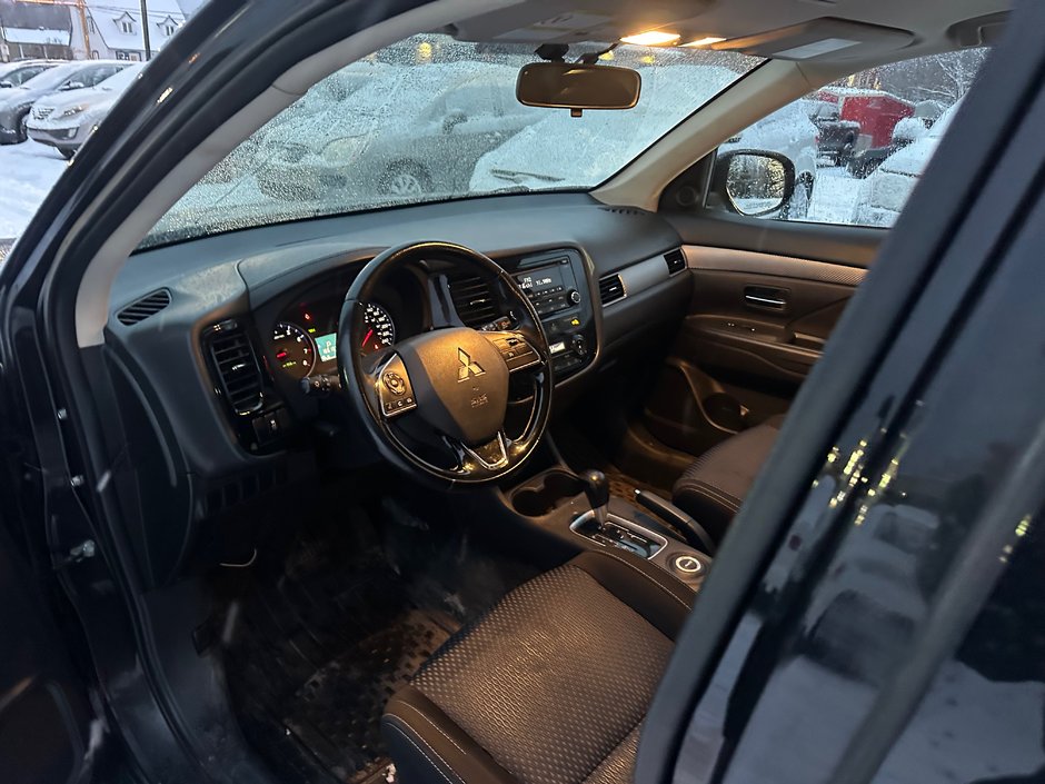 Mitsubishi Outlander ES 2016-5