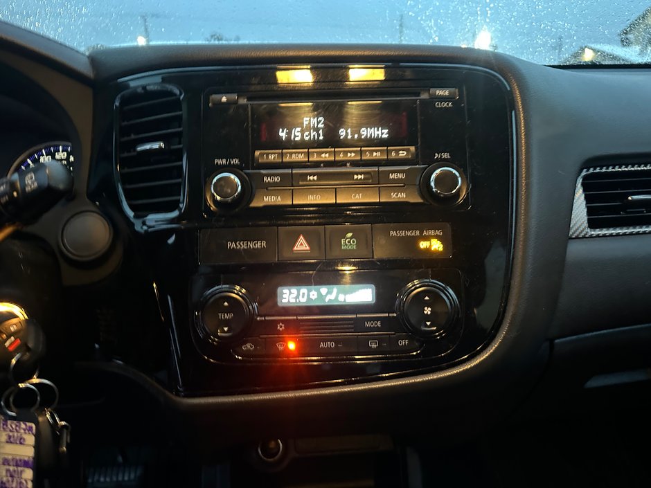 Mitsubishi Outlander ES 2016-9