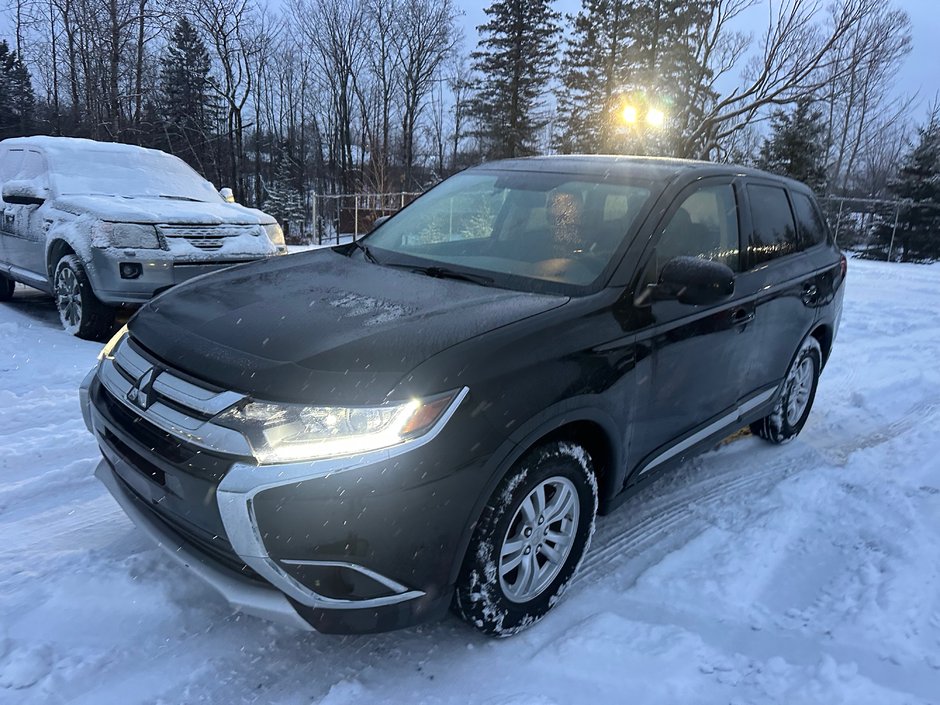 Mitsubishi Outlander ES 2016-1