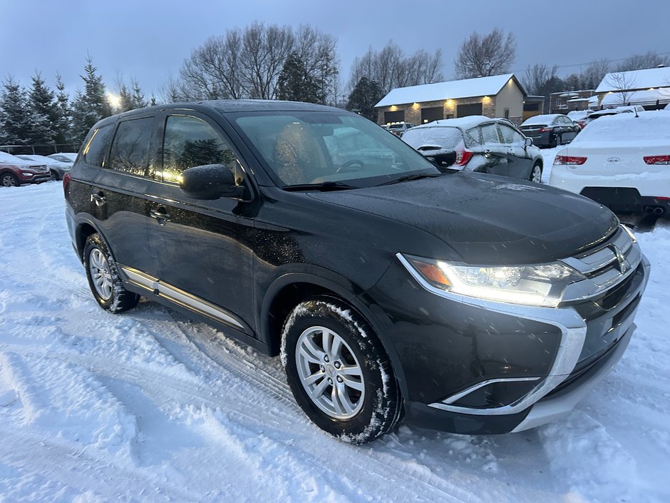 Mitsubishi Outlander ES 2016-0