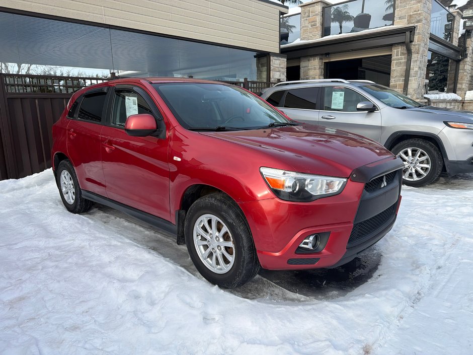 2011 Mitsubishi RVR SE-0