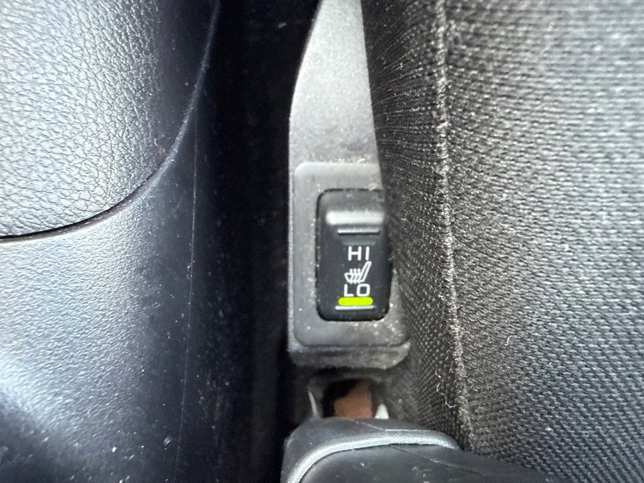 Mitsubishi RVR SE 2011-30