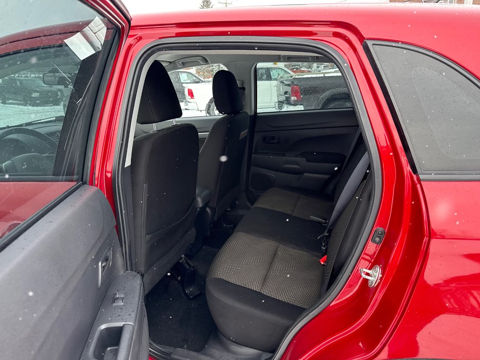 2016 Mitsubishi RVR-7