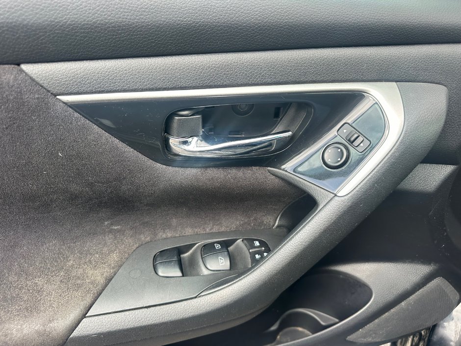 Nissan Altima  2013-7