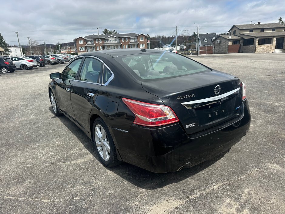 Nissan Altima  2013-3
