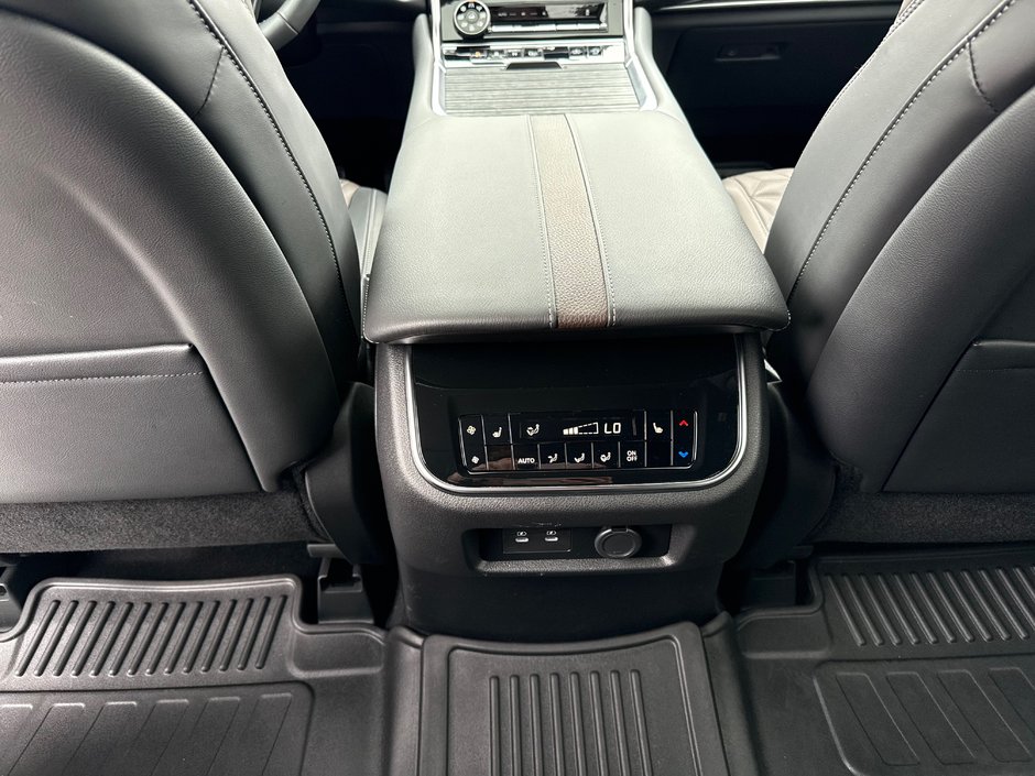 Nissan Armada Platinum Reserve 2026-13