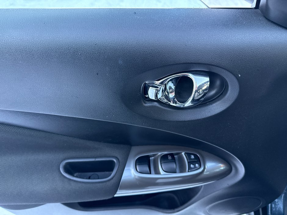 2014 Nissan JUKE SV-9