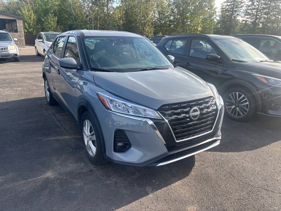 2023 Nissan Kicks S-0