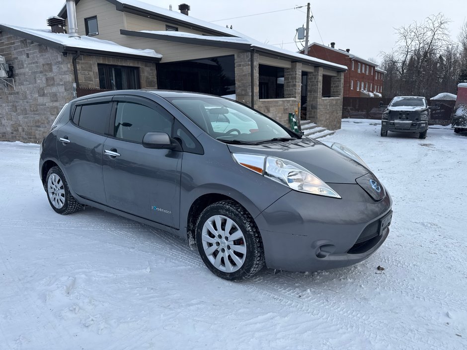 Nissan Leaf S 2014-0