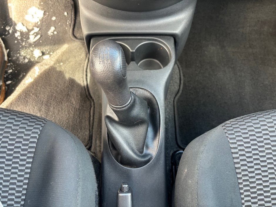 Nissan Micra SV 2015-13