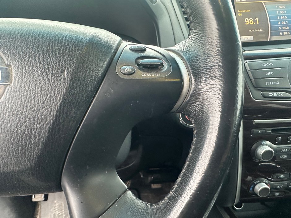 Nissan Pathfinder SL 2015-12