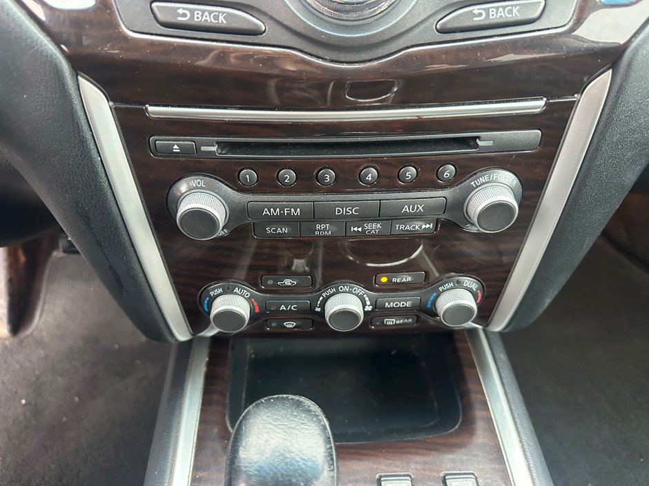 Nissan Pathfinder SL 2015-14