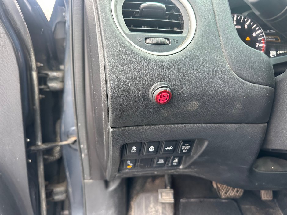 Nissan Pathfinder SL 2015-9