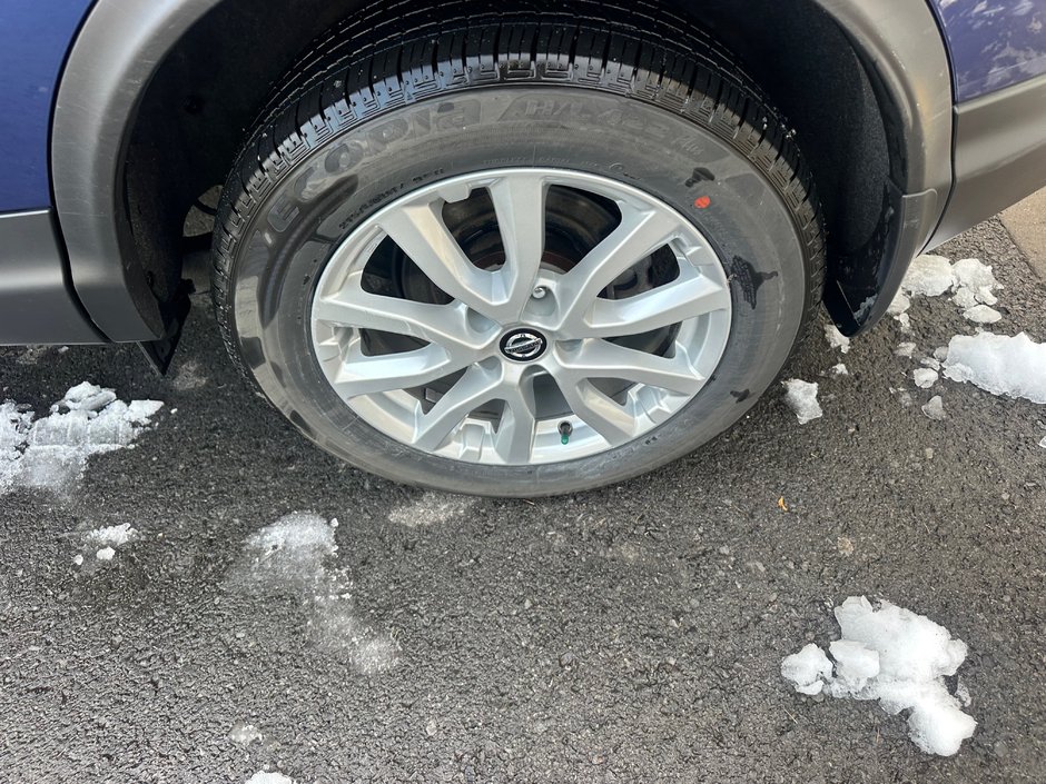 Nissan Qashqai S 2023-13