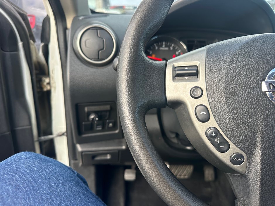 Nissan Rogue SV 2011-7