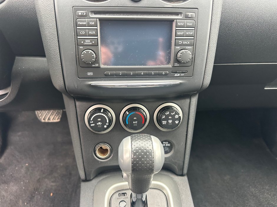 Nissan Rogue SV 2011-8