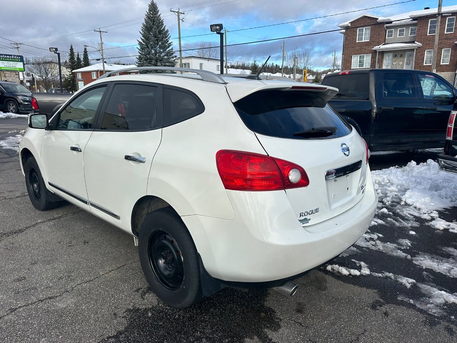 Nissan Rogue SV 2011-3