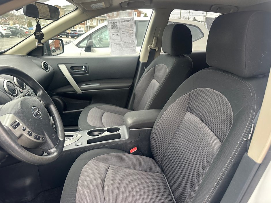 Nissan Rogue SV 2011-7