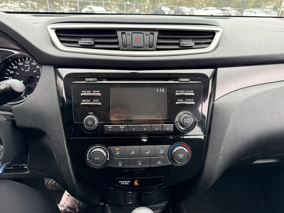 2015 Nissan Rogue AWD-11