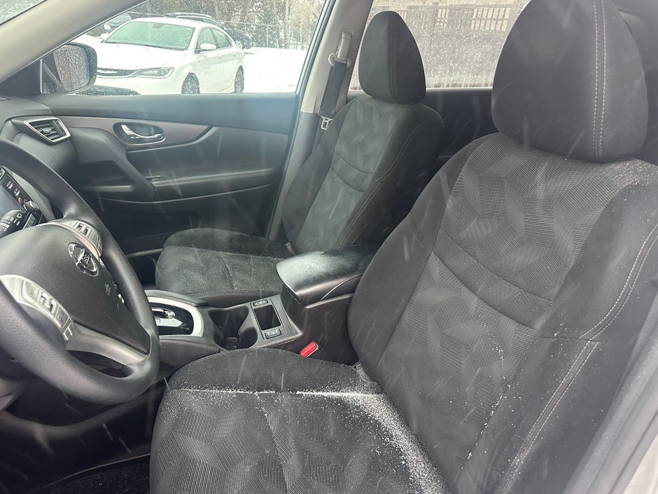 2015 Nissan Rogue SV AWD-7