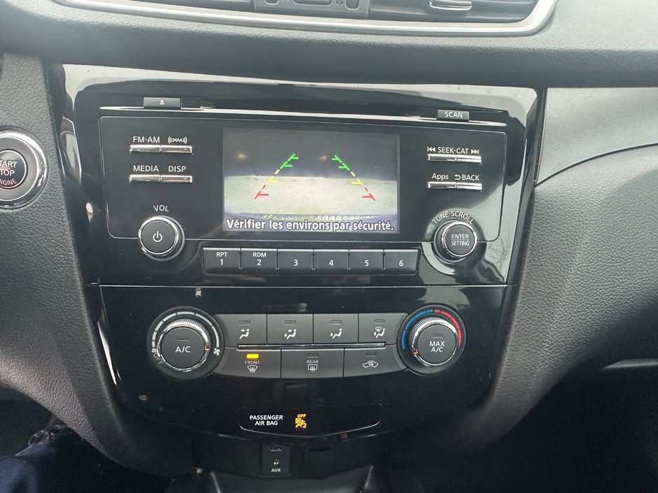 2015 Nissan Rogue SV AWD-9