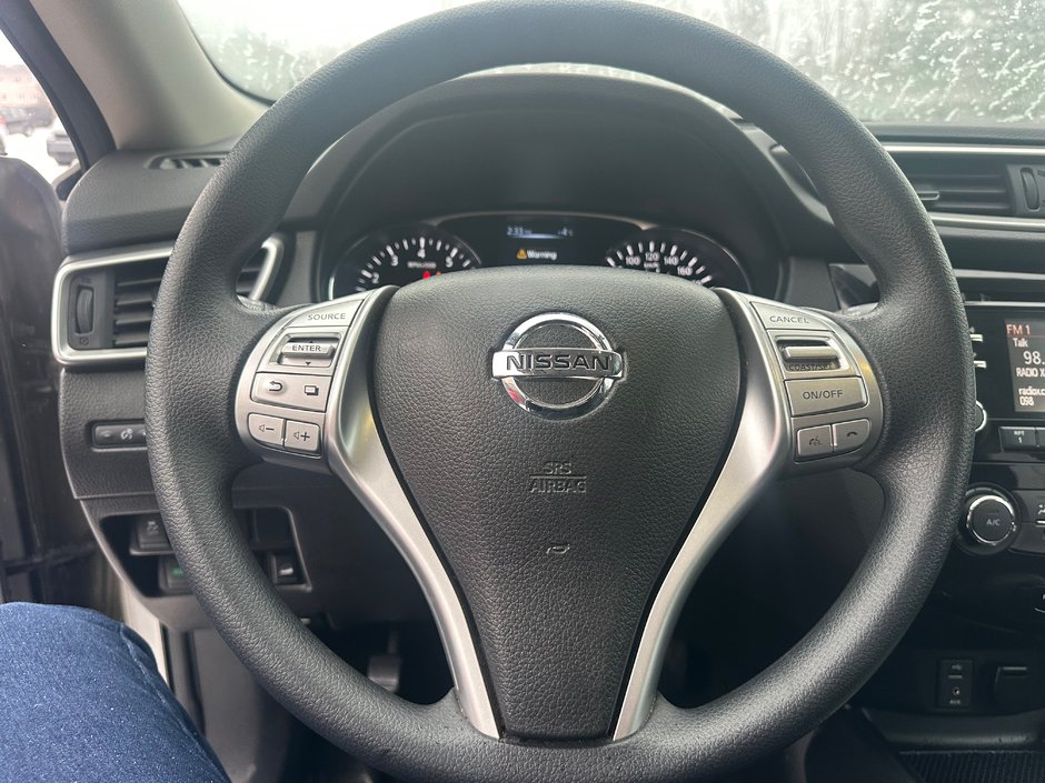 2015 Nissan Rogue SV AWD-12