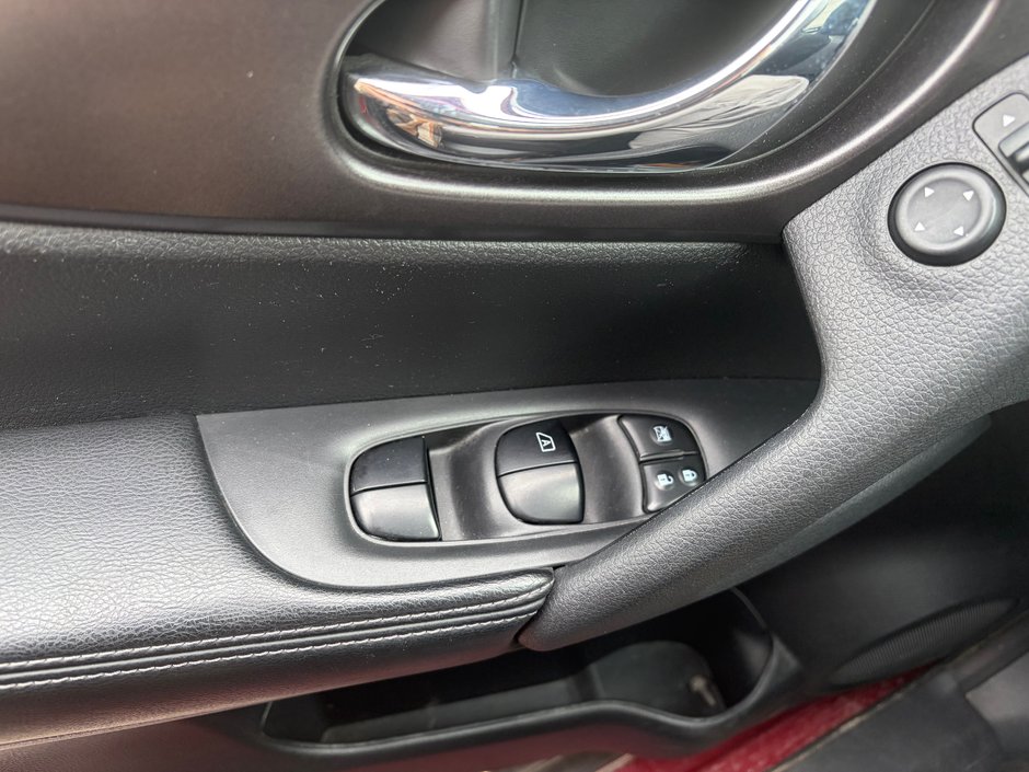 Nissan Rogue SV 2016-14