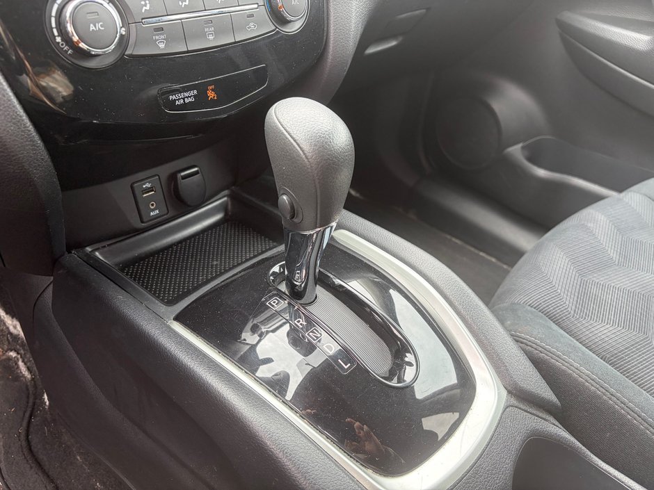 Nissan Rogue SV 2016-10