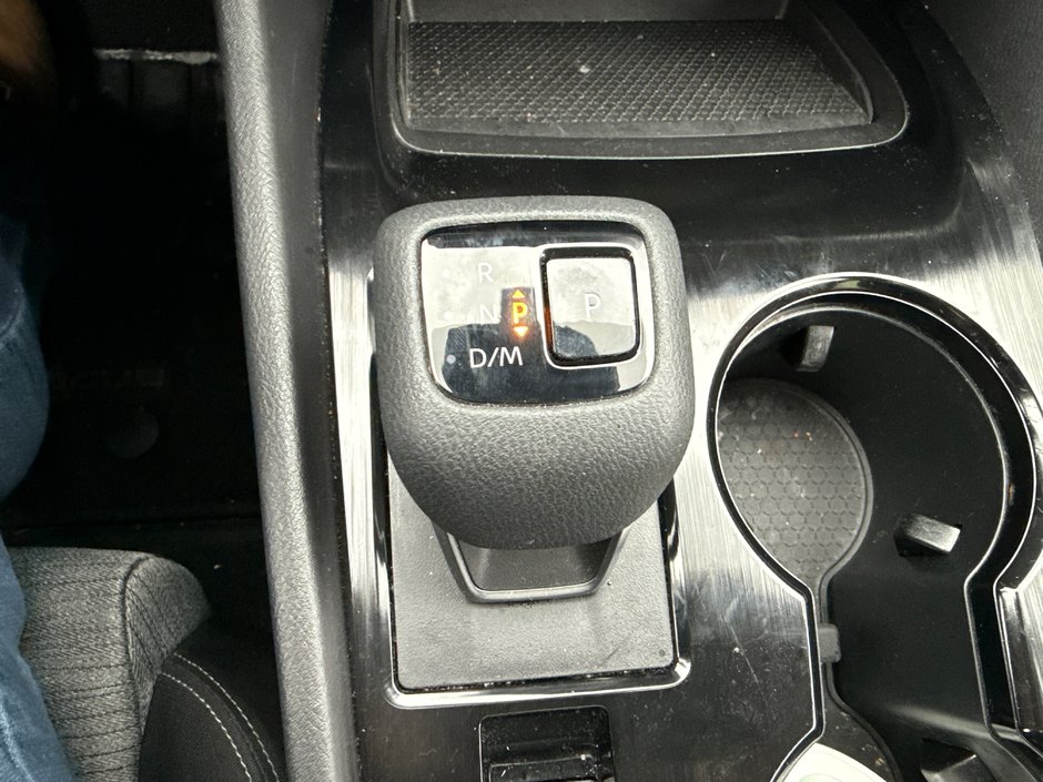 Nissan Rogue SV 2023-30