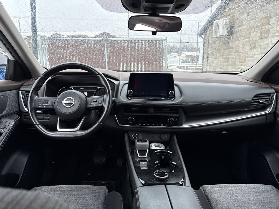 Nissan Rogue SV 2023-13