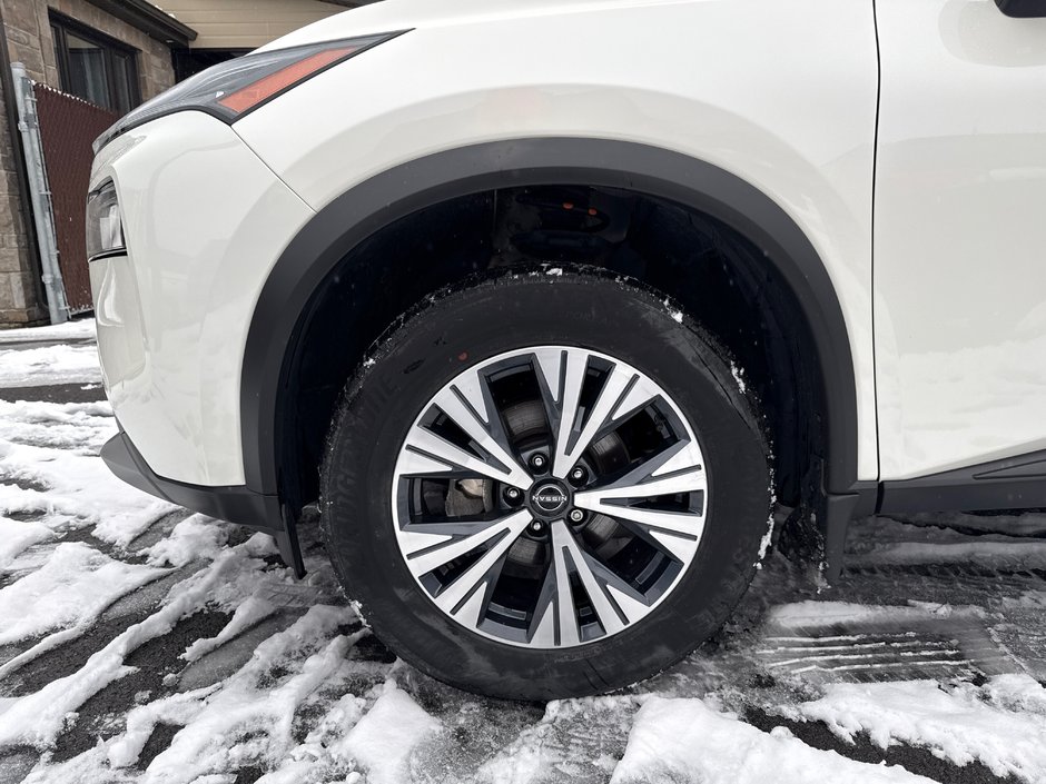 Nissan Rogue SV 2023-33