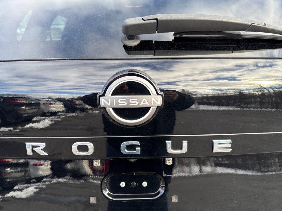 Nissan Rogue S 2023-6